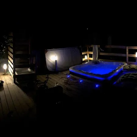 11 Pers 4ch - Jacuzzi - Le Cormier Feriehus *